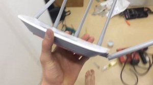 Как прикрепить роутер к стене без сверления стен