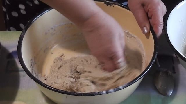 Деревенский Хлеб!Рецепт Белого и Ржаного хлеба! смотреть онлайн