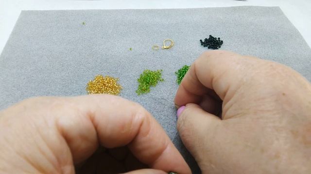 Серьги из бисера. Кирпичное плетение Мастер класс. #бисероплетение #подробныймастеркласс #серьги смотреть онлайн