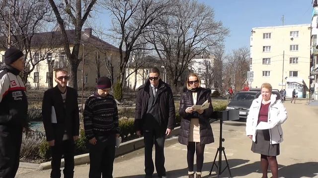 Стихотворение Геннадия Фатеева "Хоть мудрей становимся с годами..." смотреть онлайн