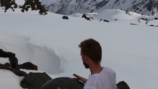 Andrew Jasinski - Elbrus Hang (hang drum solo - part two) смотреть онлайн