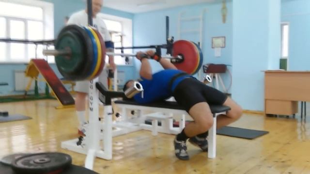 первые зальные 200 кг смотреть онлайн