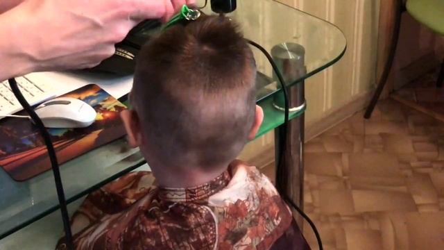 Детская стрижка для мальчика в домашних условиях смотреть онлайн