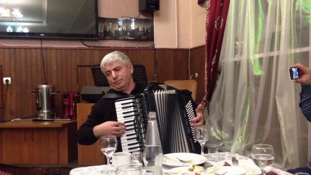 Даргинская песня. Поет Мях!. смотреть онлайн