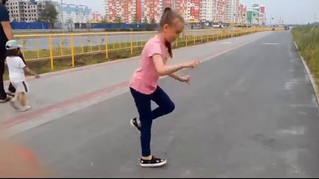 Alinka Malinka0345 танец шафл завтра выйдет новое видео в 18:00??? смотреть онлайн
