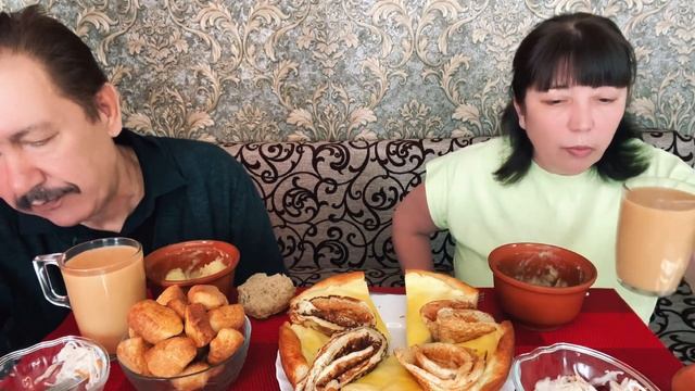 МУКБАНГ горшочки, шанги, блины, баурсаки ? MUKBANG pots, shanges, pancakes, baursaki ? смотреть онлайн