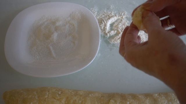 Готовлю печенье ушки к чаю. смотреть онлайн