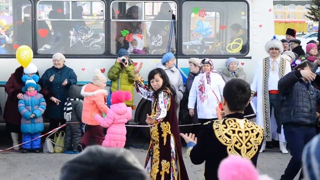 Выступление с узбекскими народными танцами и песнями. Масленица 2016 г. Томск смотреть онлайн