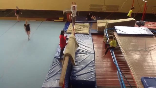 Тренировка на бревне смотреть онлайн