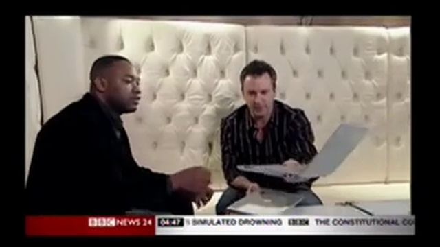 MacBook Air vs EeePC and the rest (BBC Click) смотреть онлайн