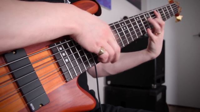 Master of Puppets on SLAP BASS sounds INSANE смотреть онлайн