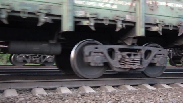 Прибытие ВЛ80Т-2081 с грузовым поездом смотреть онлайн