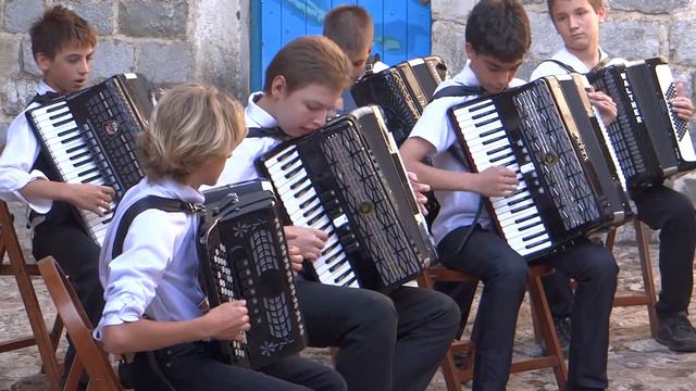 Ансамбль гармонистов "Барски Хармоникаши" смотреть онлайн