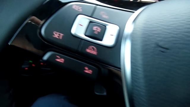 Volkswagen NEW Polo 2018 Comfortline Style Pure White walk around & Detail смотреть онлайн