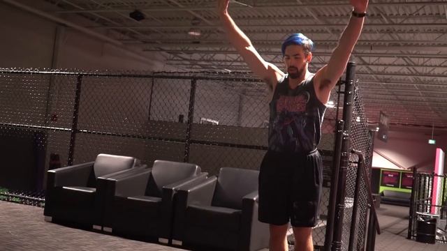 STAR WARS TRAINING AT TRAMPOLINE PARK (INSANE LIGHTSABER FLIPS) смотреть онлайн