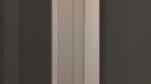 Установка дверей с компланарным наличником и скрытыми петлями.