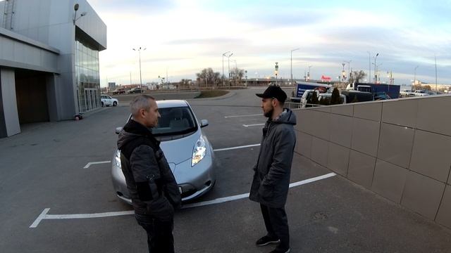 Nissan Leaf смотреть онлайн