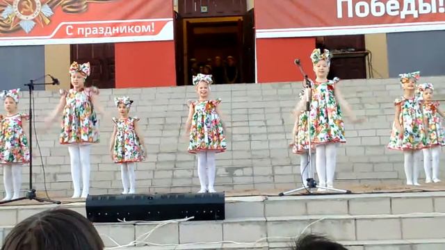 Народный ансамбль " Радуга" г. Орск, танец "Уморилась" смотреть онлайн