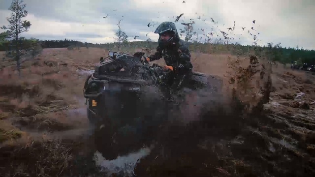Прохват на квадроциклах, по ковровому болоту! 