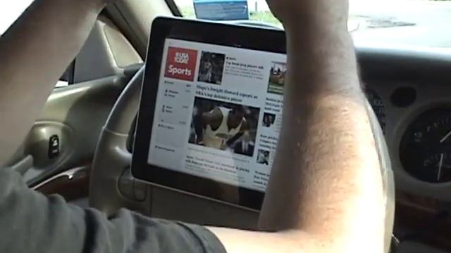 iPad Steering Wheel Mount Product Demonstration смотреть онлайн