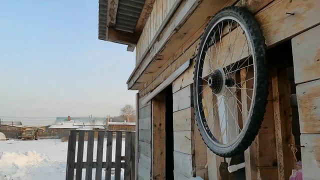 Входная шторка на будках у Буси и Жули \ Поздравительная песенка девчонок смотреть онлайн
