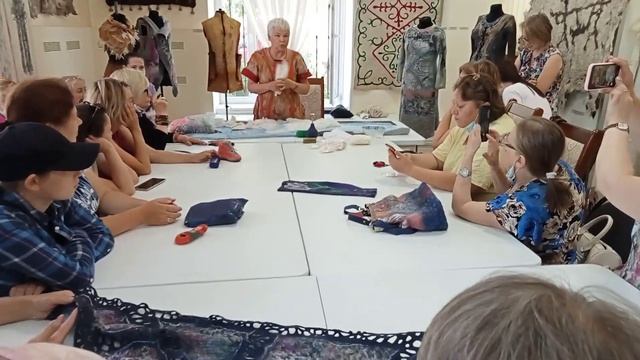 Валяние шарфика в технике "нуновойлок" с Зилей Хатмуллиной смотреть онлайн