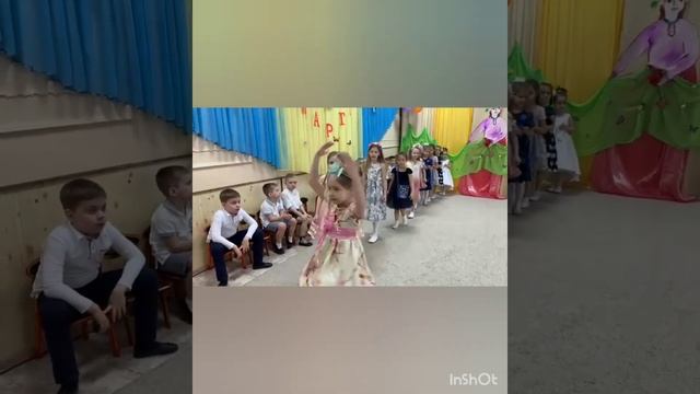 Подготовительная группа ДОУ № 125 г. Краснодар поздравляет мам и бабушек с Днем 8 марта! смотреть онлайн