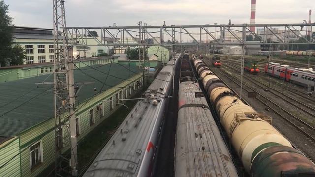 ЧС7-034 с фирменным поездом №10 "Жигули" Москва - Самара смотреть онлайн