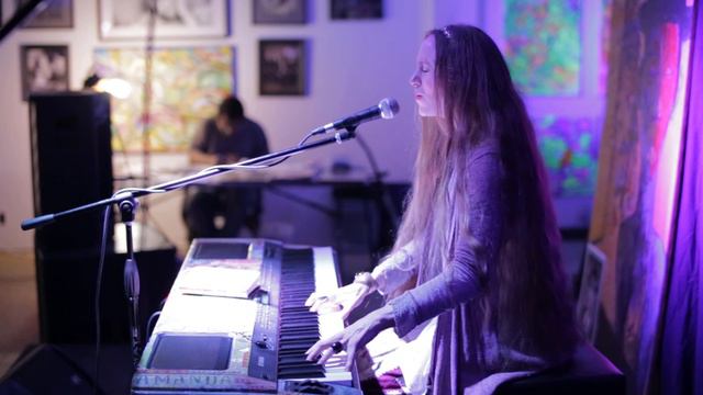 Stranger Days | Ol' Bag Of Bones | LIVE @ The Vault смотреть онлайн