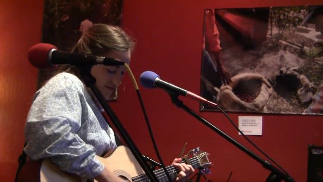 Margo Cilker - Red Rock open mic 2013-06-24 смотреть онлайн
