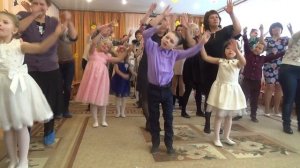 Подготовительная группа. 8 марта. Танец с мамами "Мама Мария"