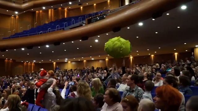 Грандиозная Рождественская Ёлка 7 «Чудаки» для детей в Германии! [Билеты: artist-production.de] смотреть онлайн