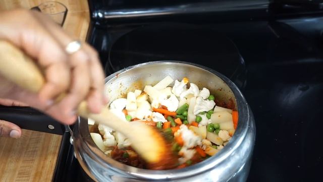 Veg Biryani / Vegetable Biryani in Tamil / வெஜிடபுள் பிரியாணி смотреть онлайн