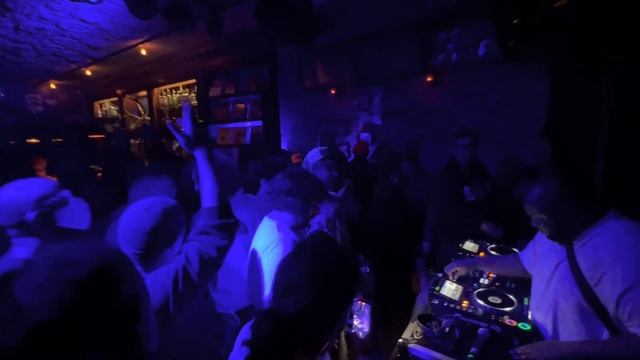 DJ Earl @ The Love Song Bar - Los Angeles, CA 2022 [1080p] смотреть онлайн