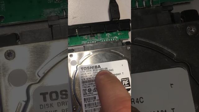 Демонстрация работоспособности HDD Toshiba mq01abd100 смотреть онлайн