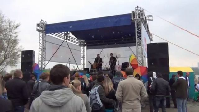 Nеизвестный Исполнитель-Акустика на Дне Мыльных Пузырей,Иркутск (20.05.2012) смотреть онлайн