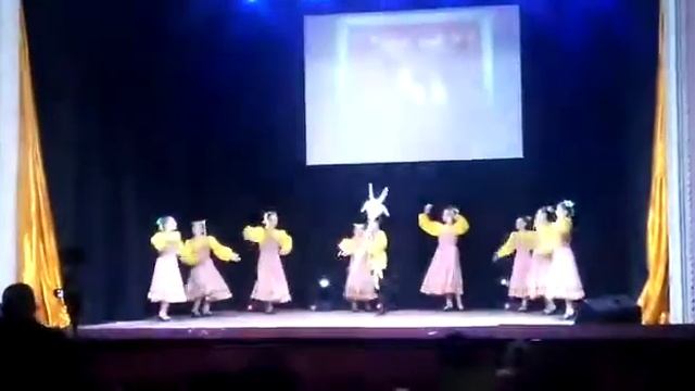 Народный хореографический коллектив Надежда танец:"А мы с козликом плясали!" смотреть онлайн