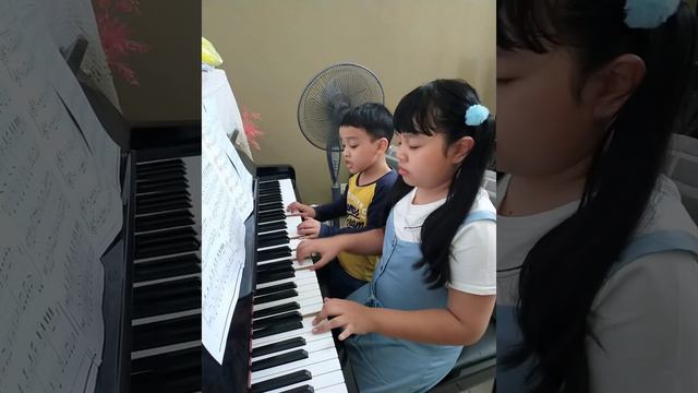 Yum Cha Cha..by Erica Ng & Ellison Ng смотреть онлайн