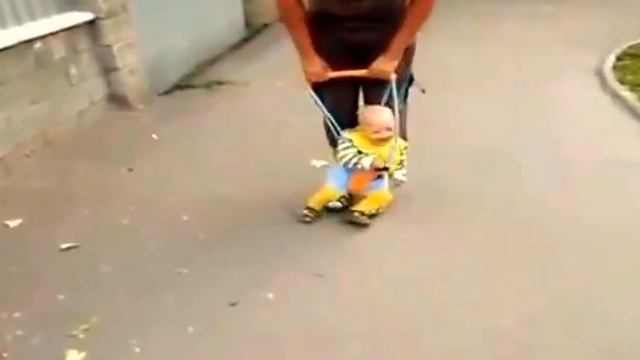 Детские ходунки Moon Walk (детские вожжи, детский поводок) смотреть онлайн
