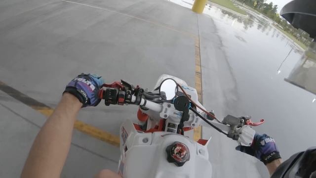 FIRST TIME RIDING 3 WHEELER! BANNED IN THE USA... смотреть онлайн