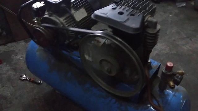 собрал компрессор воздушный  первый запуск