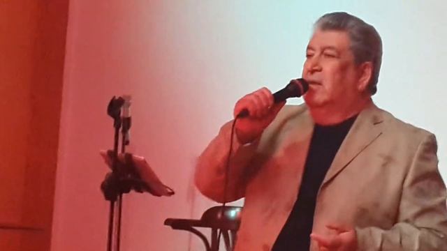 Танец в бакинском дворике