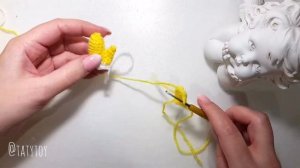 МК Как быстро и легко связать крючком варежки для куклы