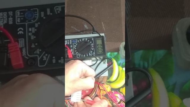 Без переделки БП из компьютера можно вытащить от 3 и до 24 вольт, просто выбирая провода. смотреть онлайн