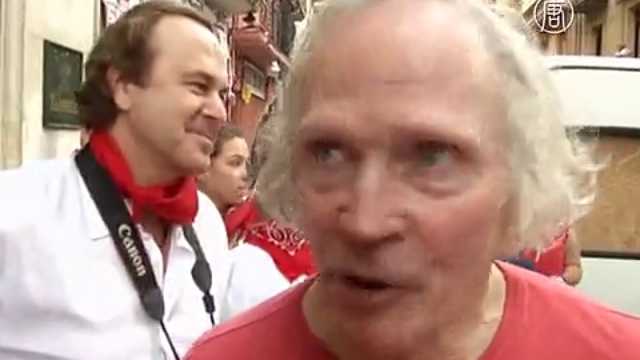 Во время забега с быками ранено 11 человек смотреть онлайн