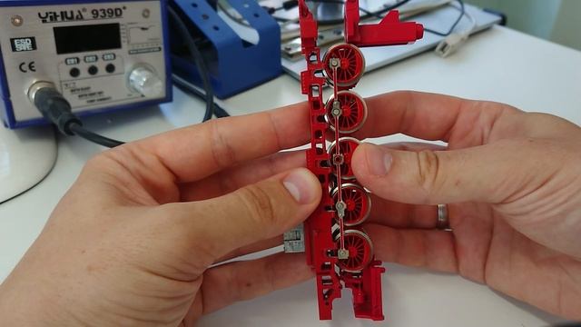 BR50 от Fleischmann и Roco: У кого больше? смотреть онлайн