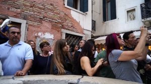 Как заставить иностранцев плакать, флешмоб в Венеции - Ах ты, степь широкая