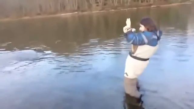Взял жену на рыбалку Видео приколы на рыбалке смотреть смотреть онлайн