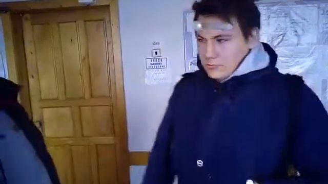 Смотрите видео! Приклеивание ложки биополем А вам слабо смотреть онлайн