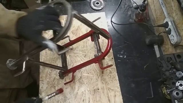 Очень нужная подставка для сварочного аппарата_Really need a stand for the welde смотреть онлайн